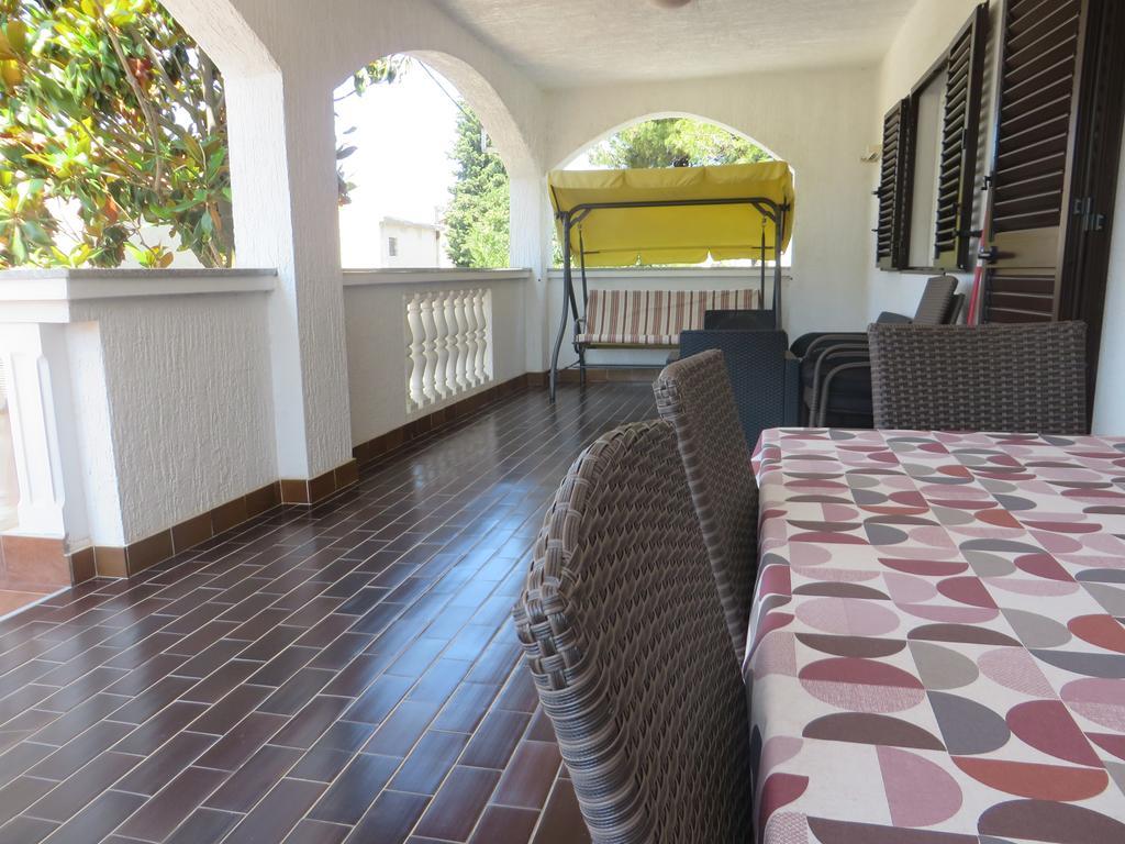 Apartments Gloria Биоград на Мору Екстериор снимка