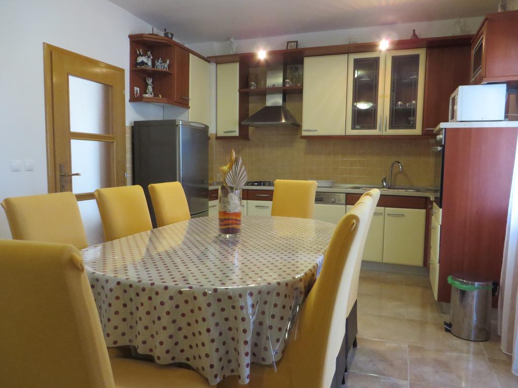 Apartments Gloria Биоград на Мору Екстериор снимка