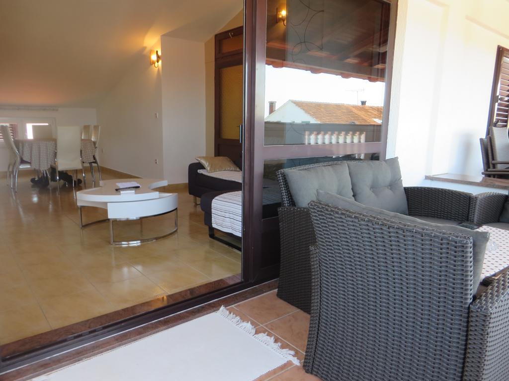 Apartments Gloria Биоград на Мору Екстериор снимка