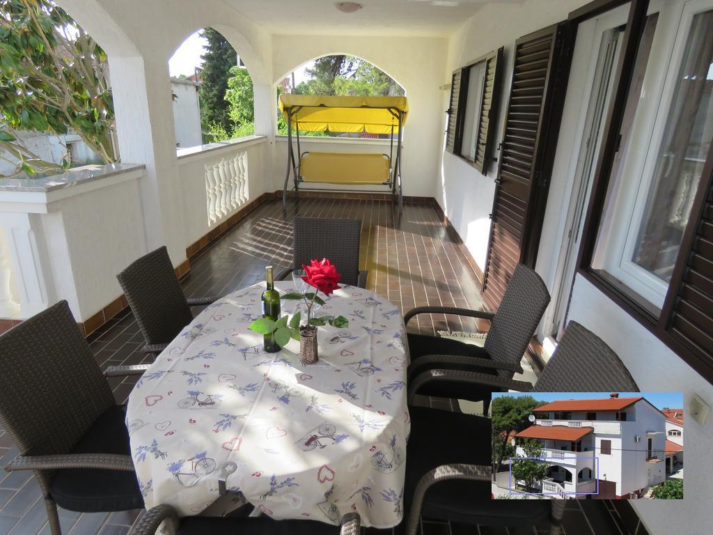 Apartments Gloria Биоград на Мору Екстериор снимка