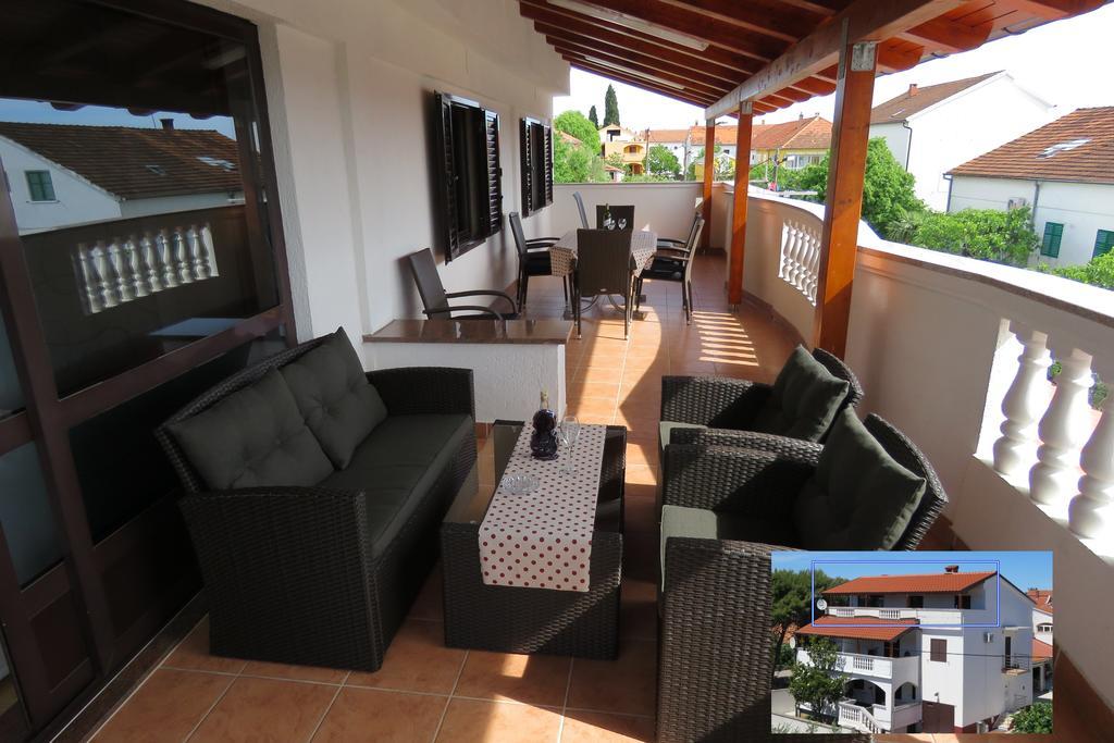 Apartments Gloria Биоград на Мору Екстериор снимка